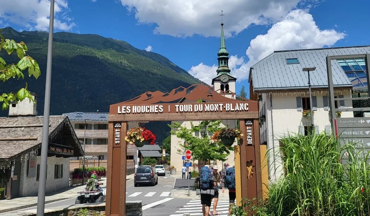 뚜르 드 몽블랑(TMB) 트레킹의 출발점 레즈 우슈