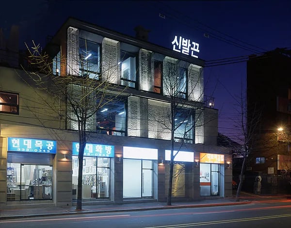 Shoestring Story 배너