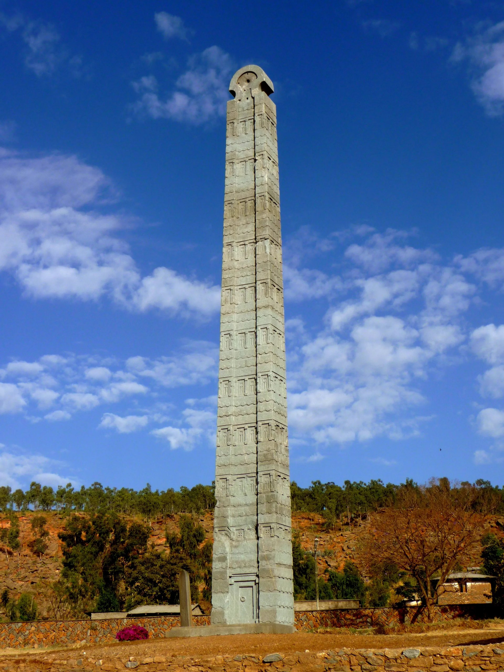 역사 깊은 악숨의 오벨리스크와 왕릉들(Aksumite Tombs)