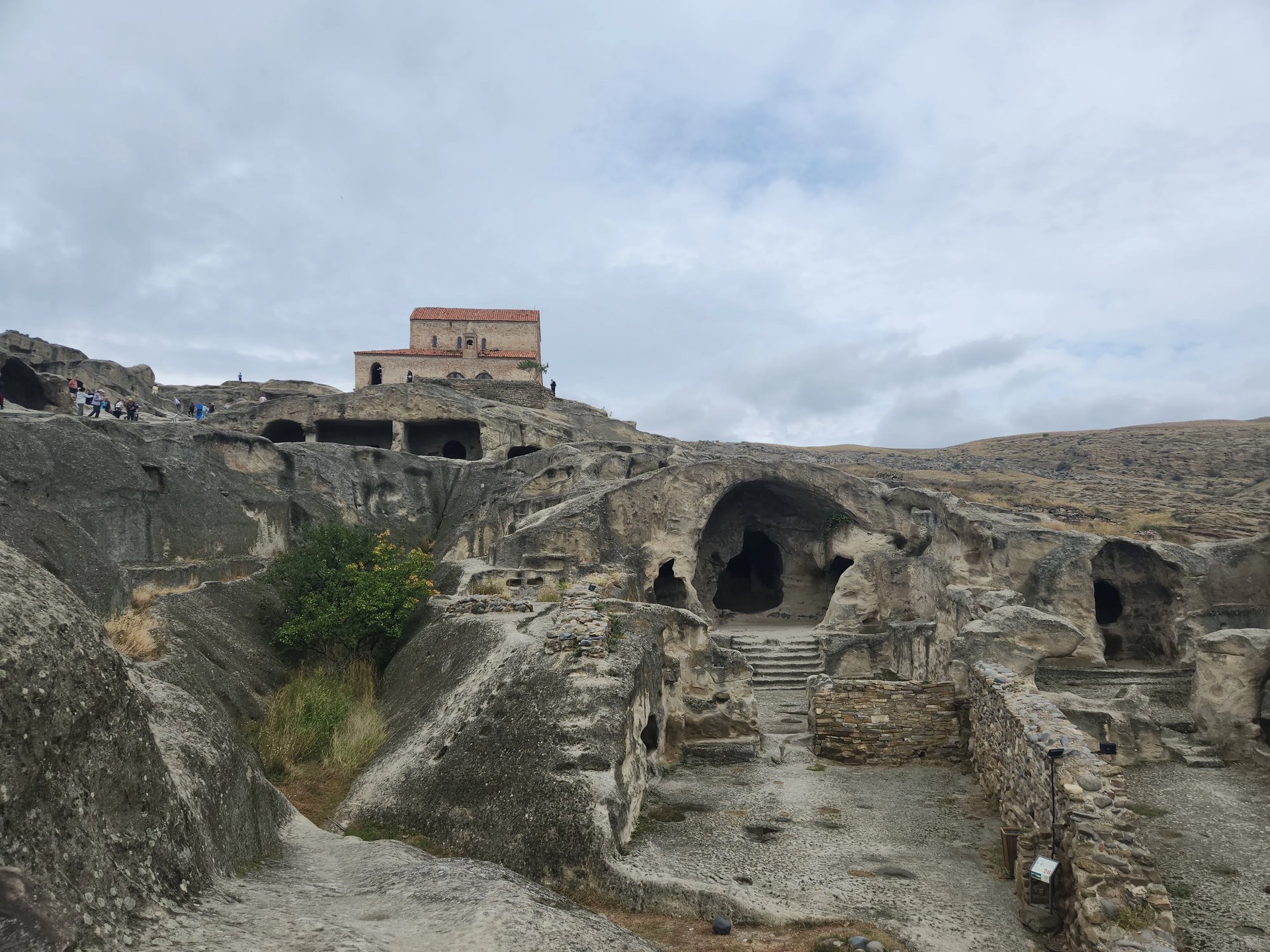 절벽 위의 동굴 도시 바르지아(Vardzia)