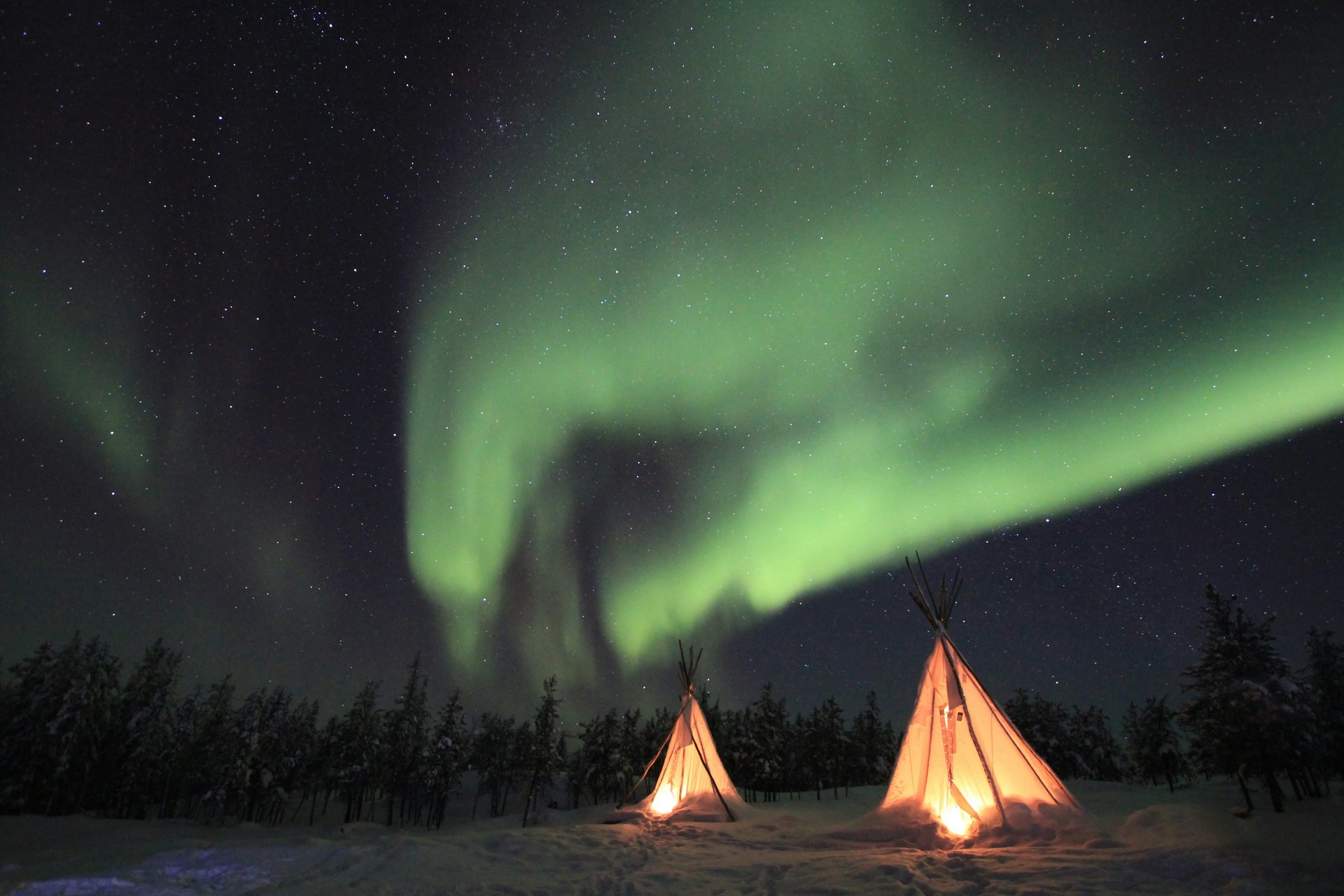 세계 최고의 오로라 관측지, 캐나다의 엘로나이프(Yellowknife)