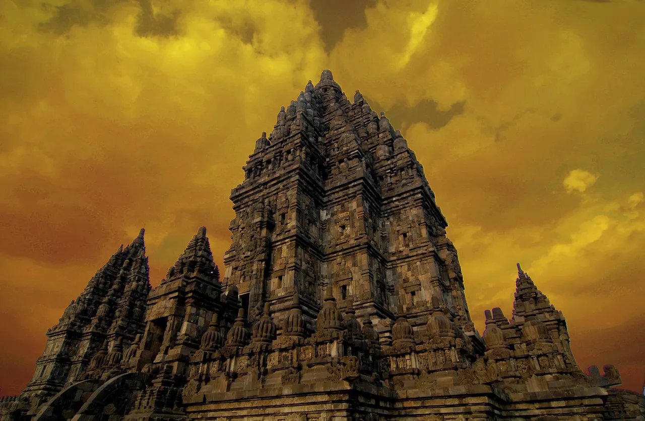 https://pixabay.com/photos/temple-prambanan-java-indonesia-2202334/