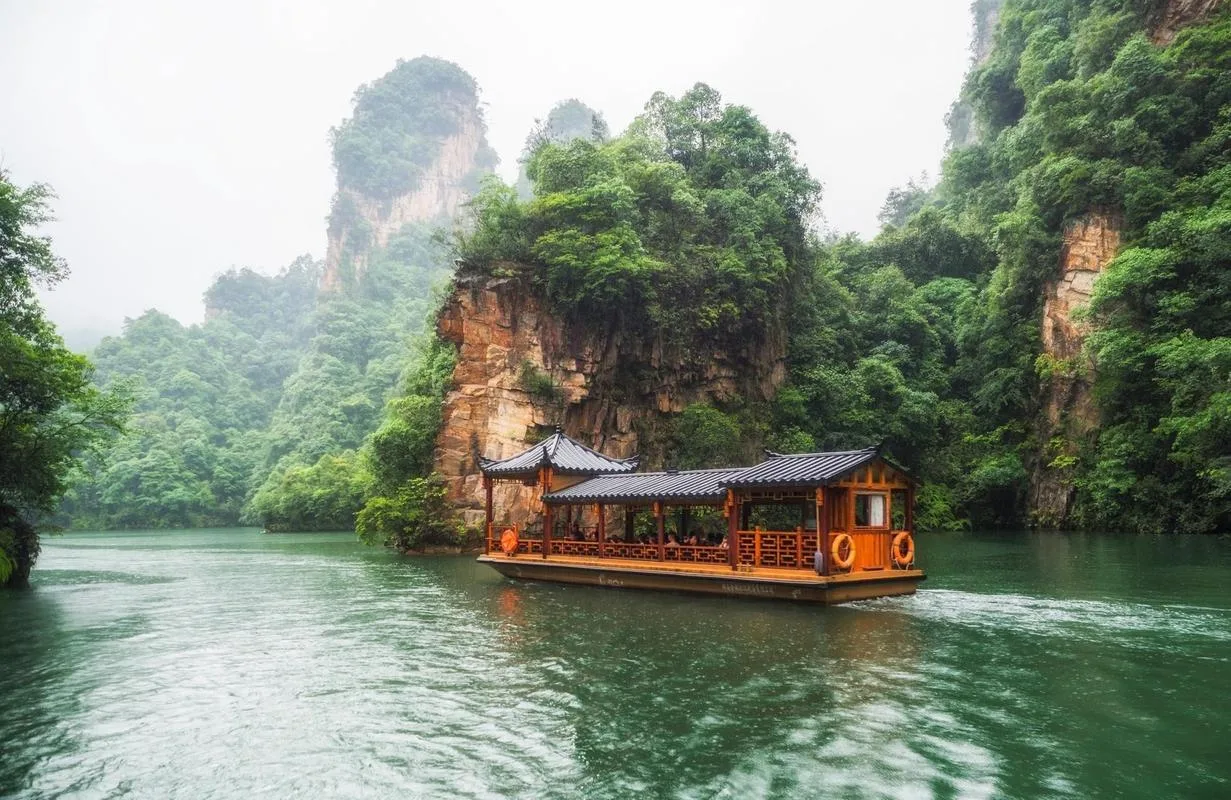 신비로운 산수 속으로, 보봉호수 유람선 체험